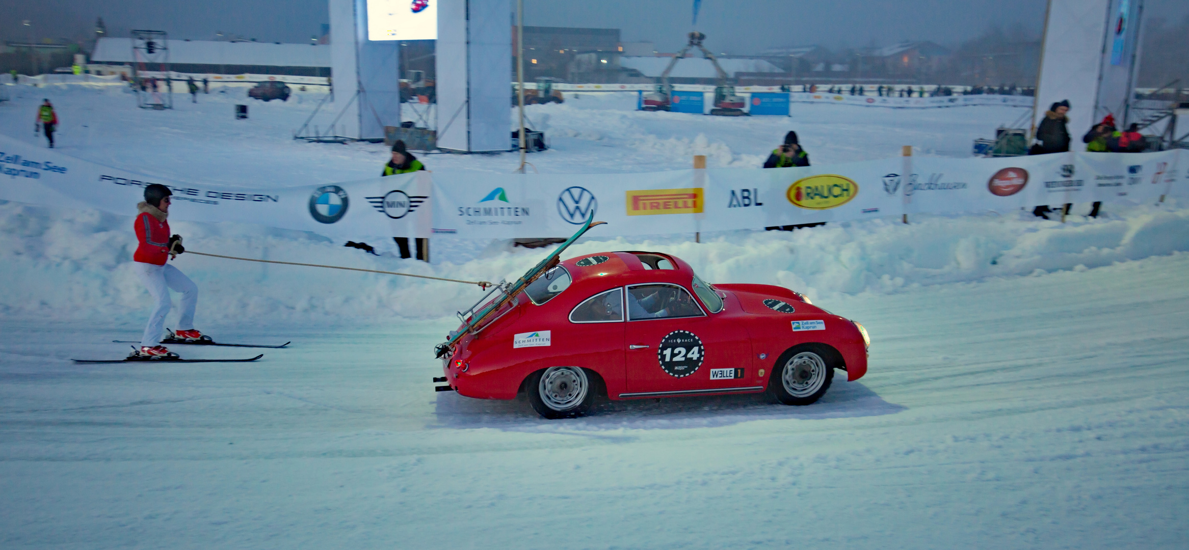 Skijöring mit Porsche.