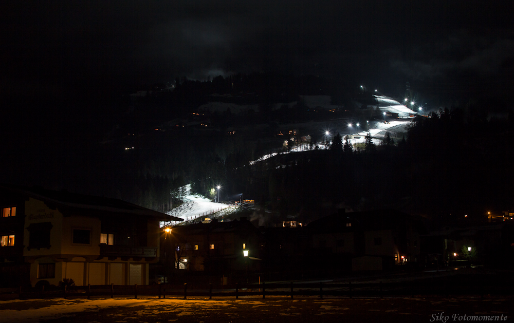 Skipiste @ night