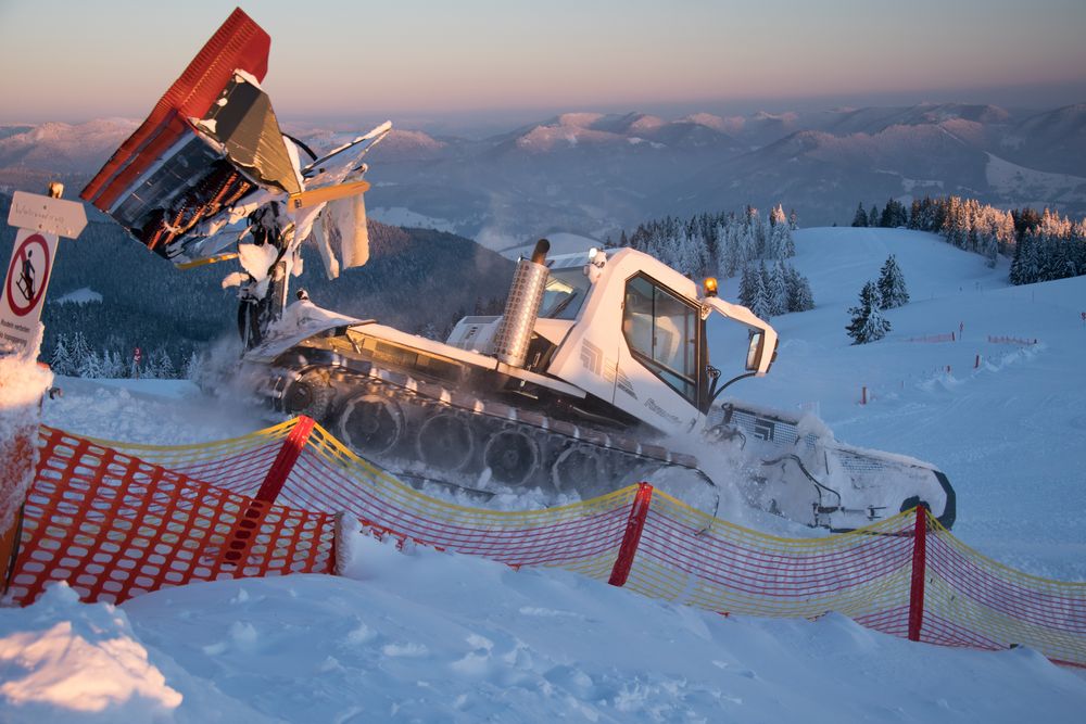 Skipistenpreparation für den nächsten Tag