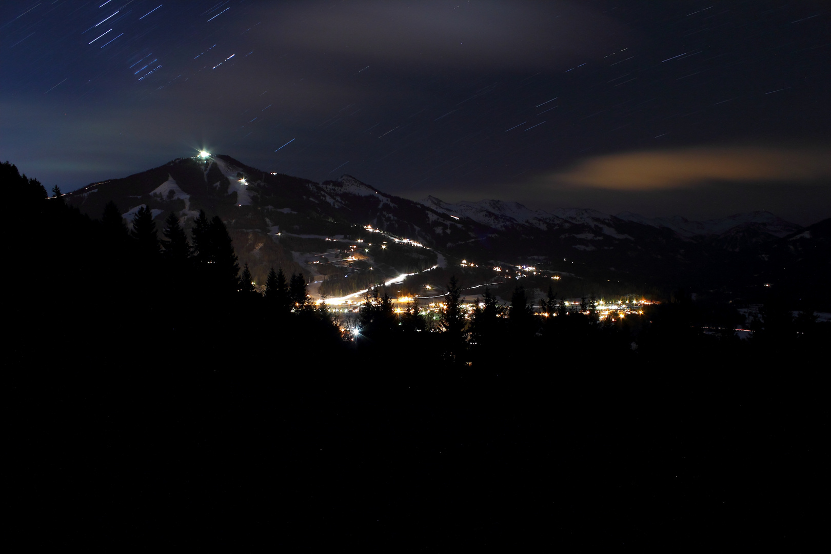 Skiwelt bei Nacht