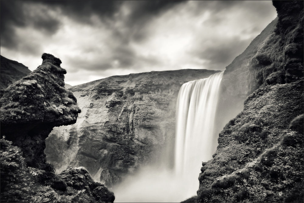 :: Skógafoss ::