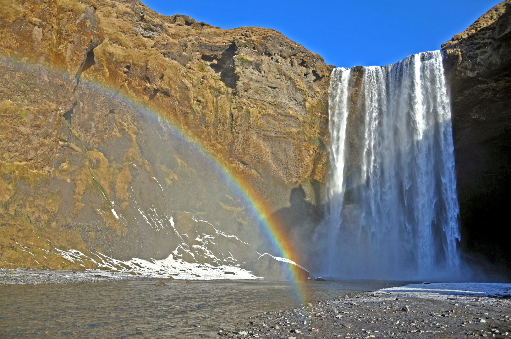 Skogarfoss mit Regenbogen