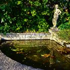 Skulptur am Brunnen