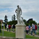 Skulptur am Eingang zum Schlosspark