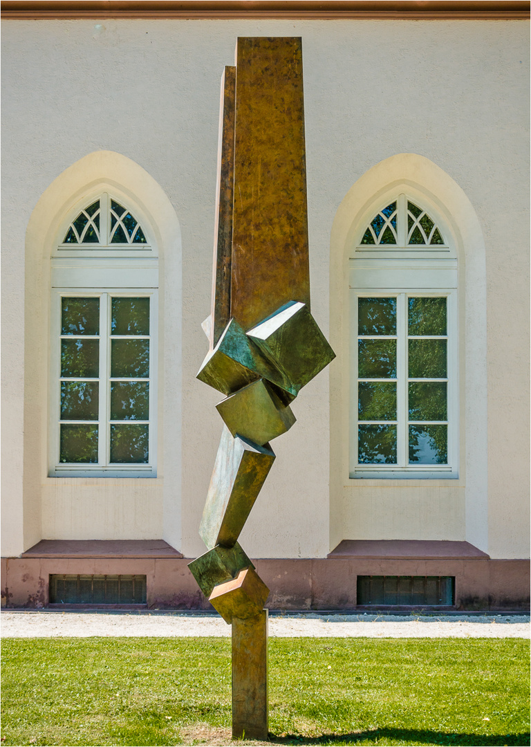 Skulptur am Gotischen Haus