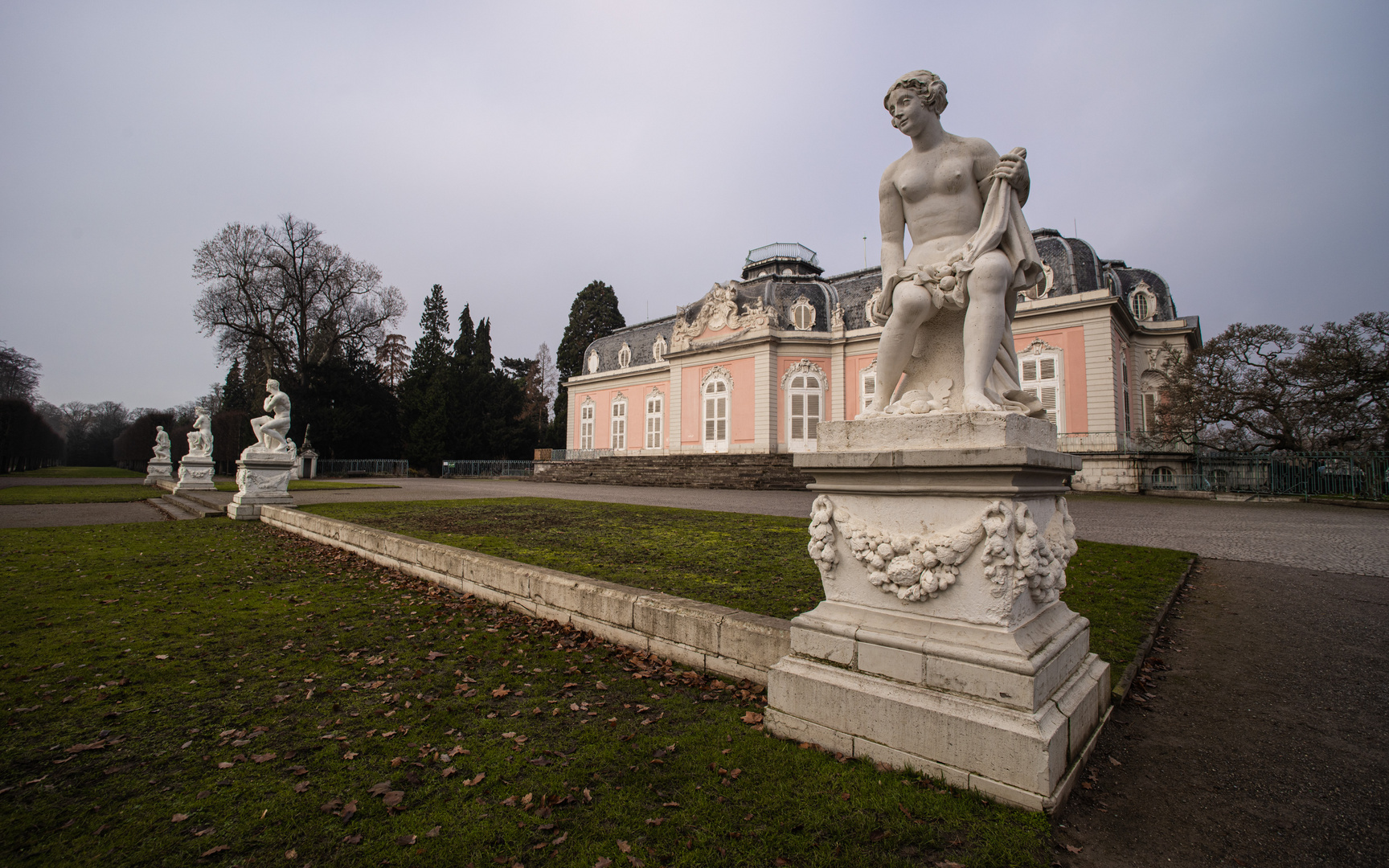 Skulptur am Schloss Benrath