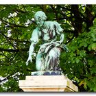 Skulptur auf dem Brunnen