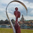 Skulptur auf der Dresdener Elbwiese