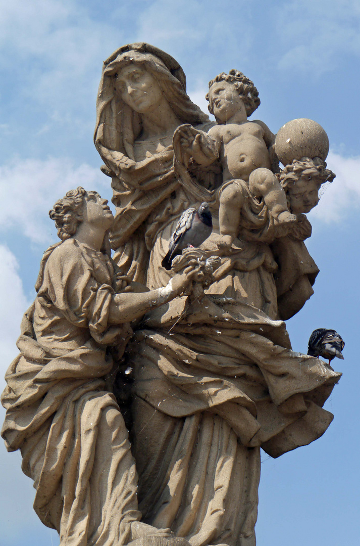 Skulptur auf der Karlsbrücke in Prag