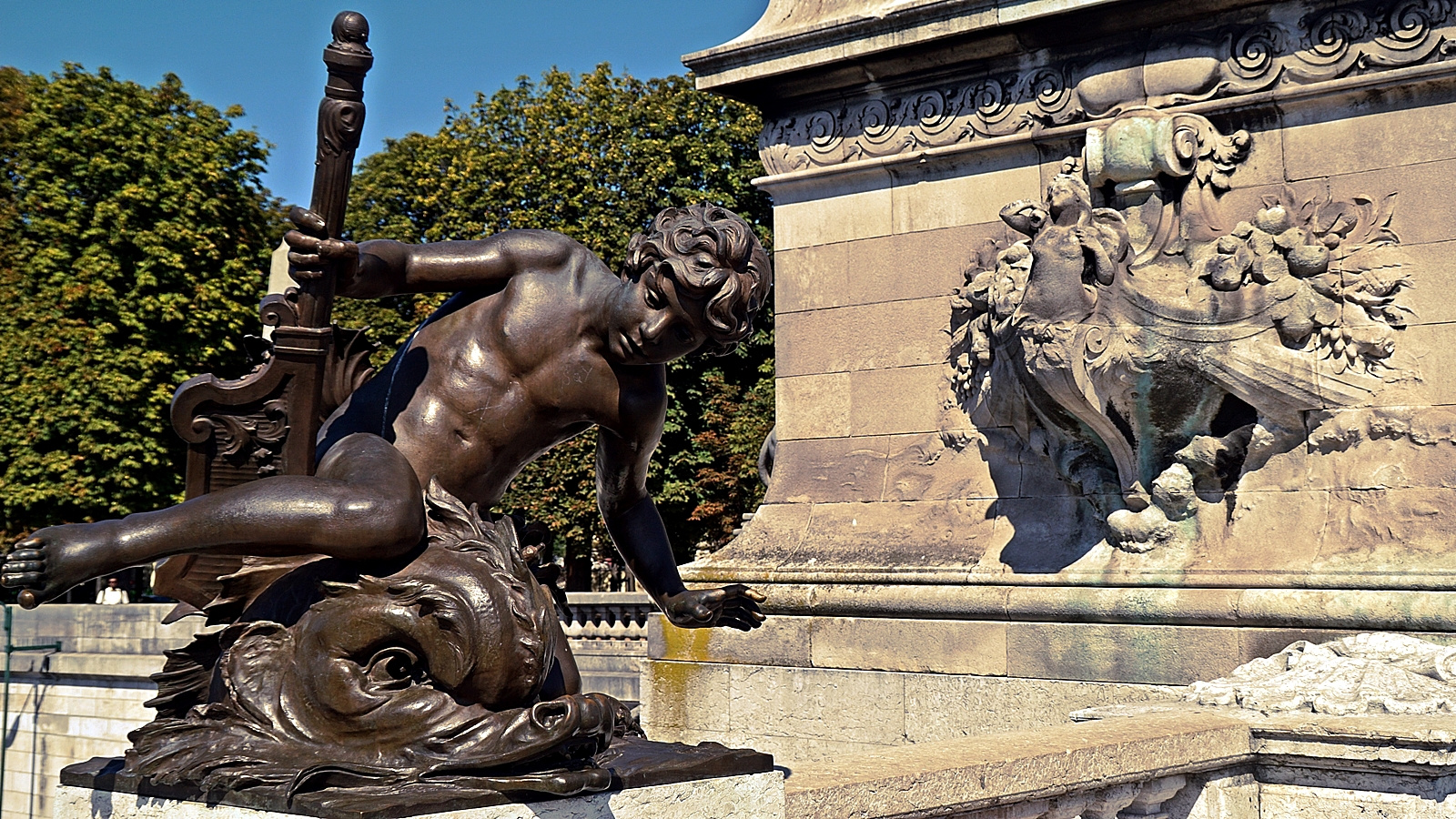 Skulptur auf Pont Alexandre III Paris