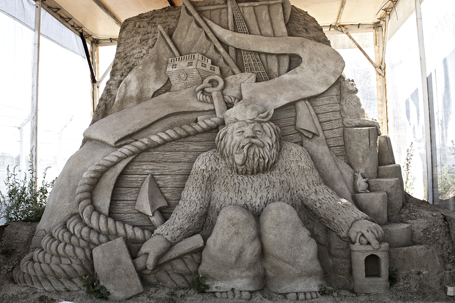 Skulptur aus Sand am Pier 7 ...