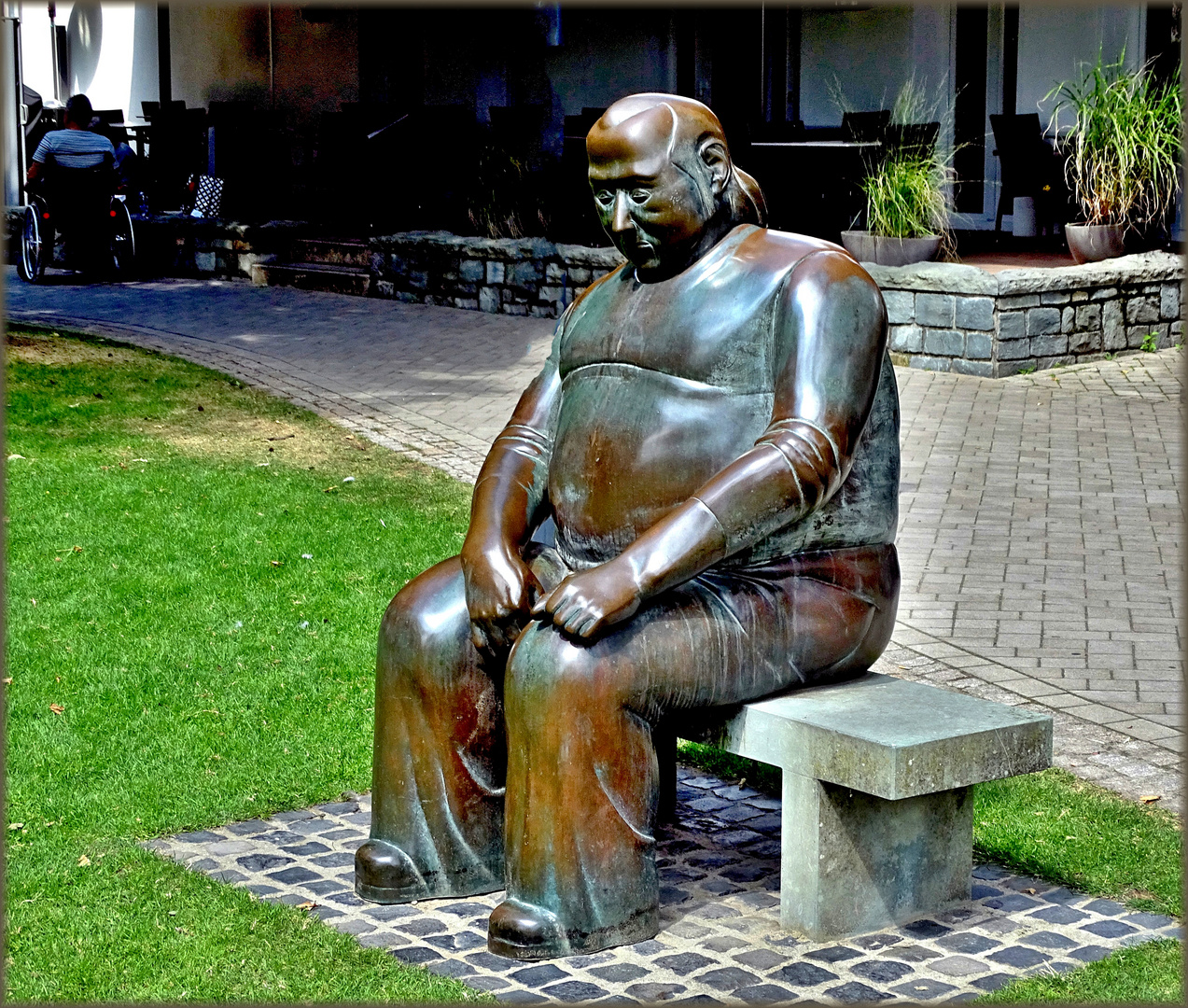 Skulptur "Der große Sitzende"