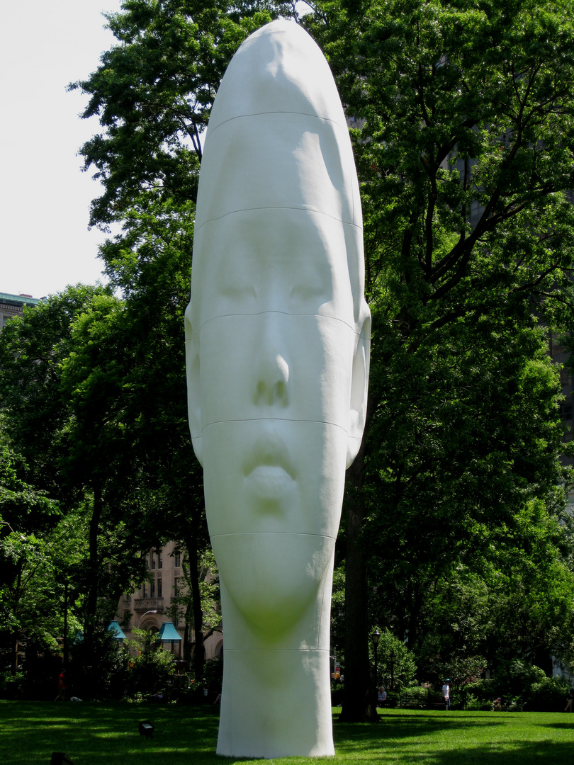 Skulptur ECHO (New York-City, Madison Square Park, 28.05.2011)