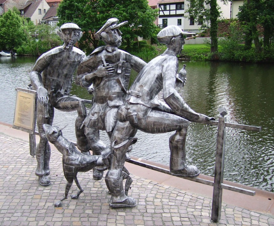 Skulptur im alten Hafen von Rathenow