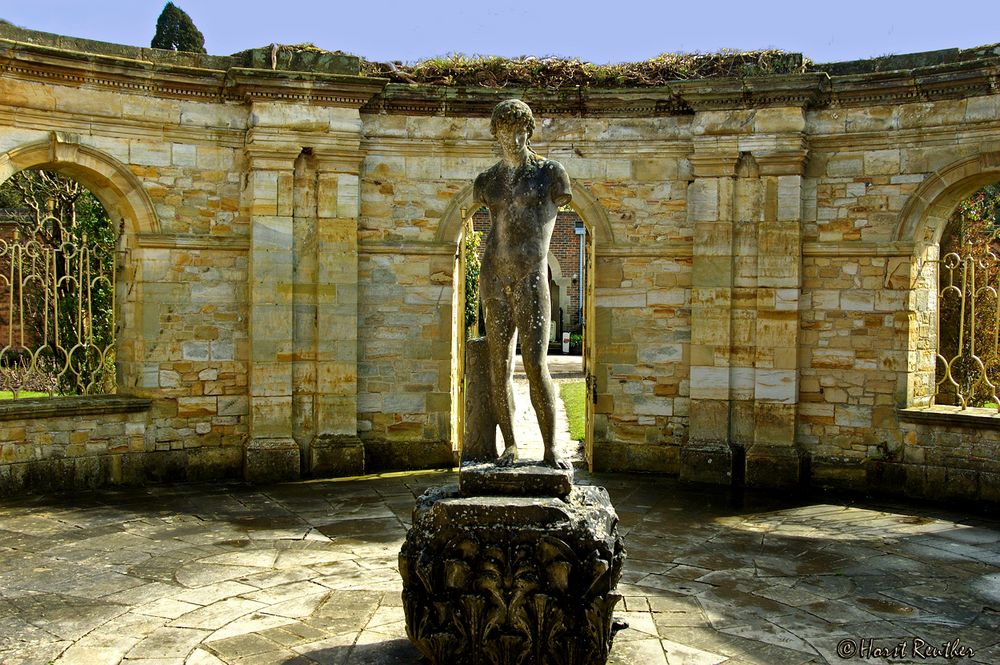 Skulptur im Gardens vom Hever Castle / England