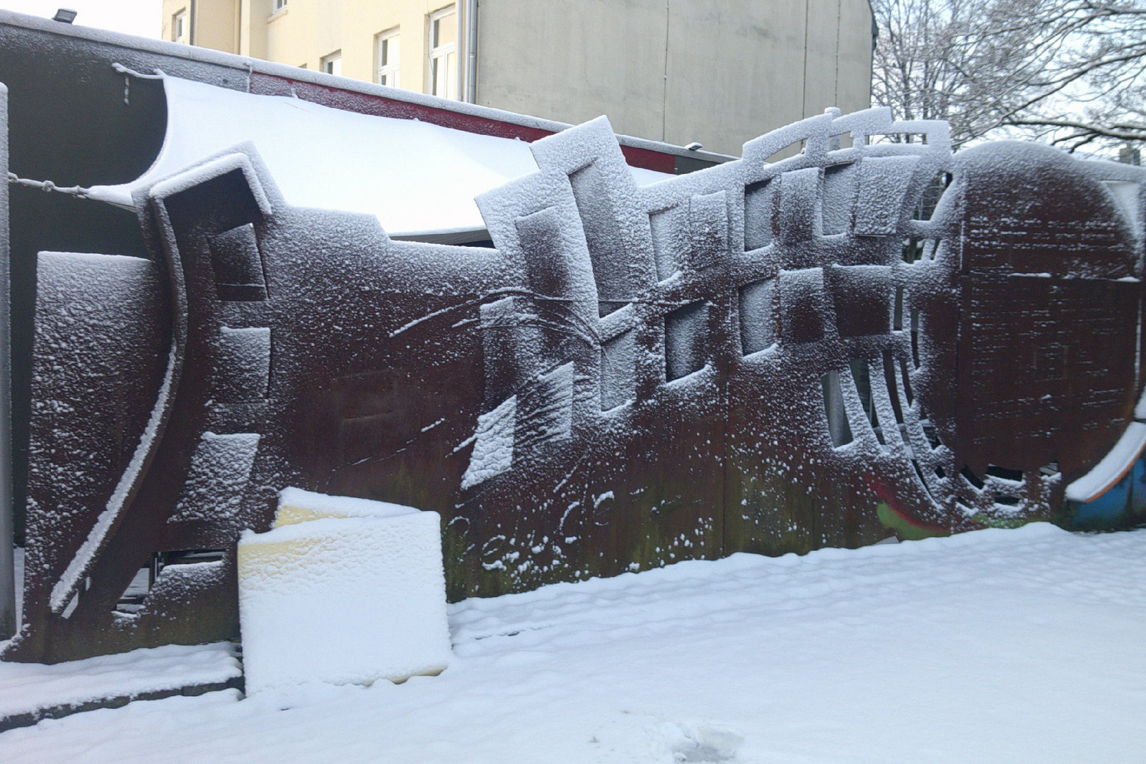 SKULPTUR im MÄRZSCHNEE 