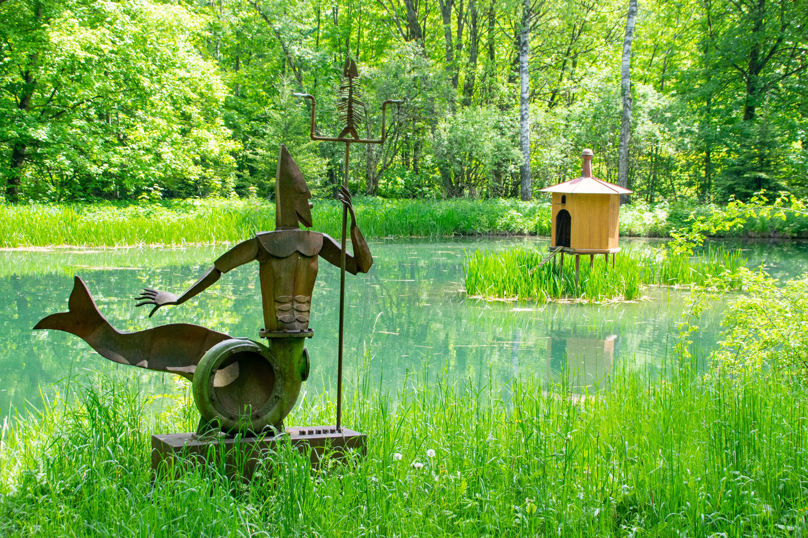 Skulptur im Park bei Kloster Irsee