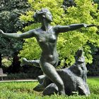 Skulptur im Rosengarten 