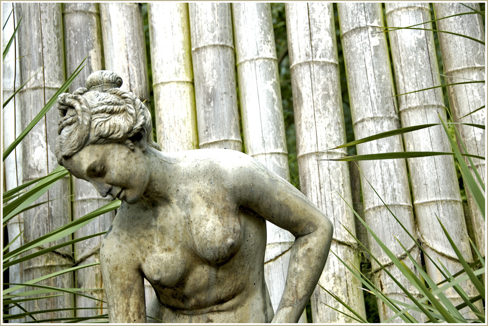 Skulptur im Torhausgarten.