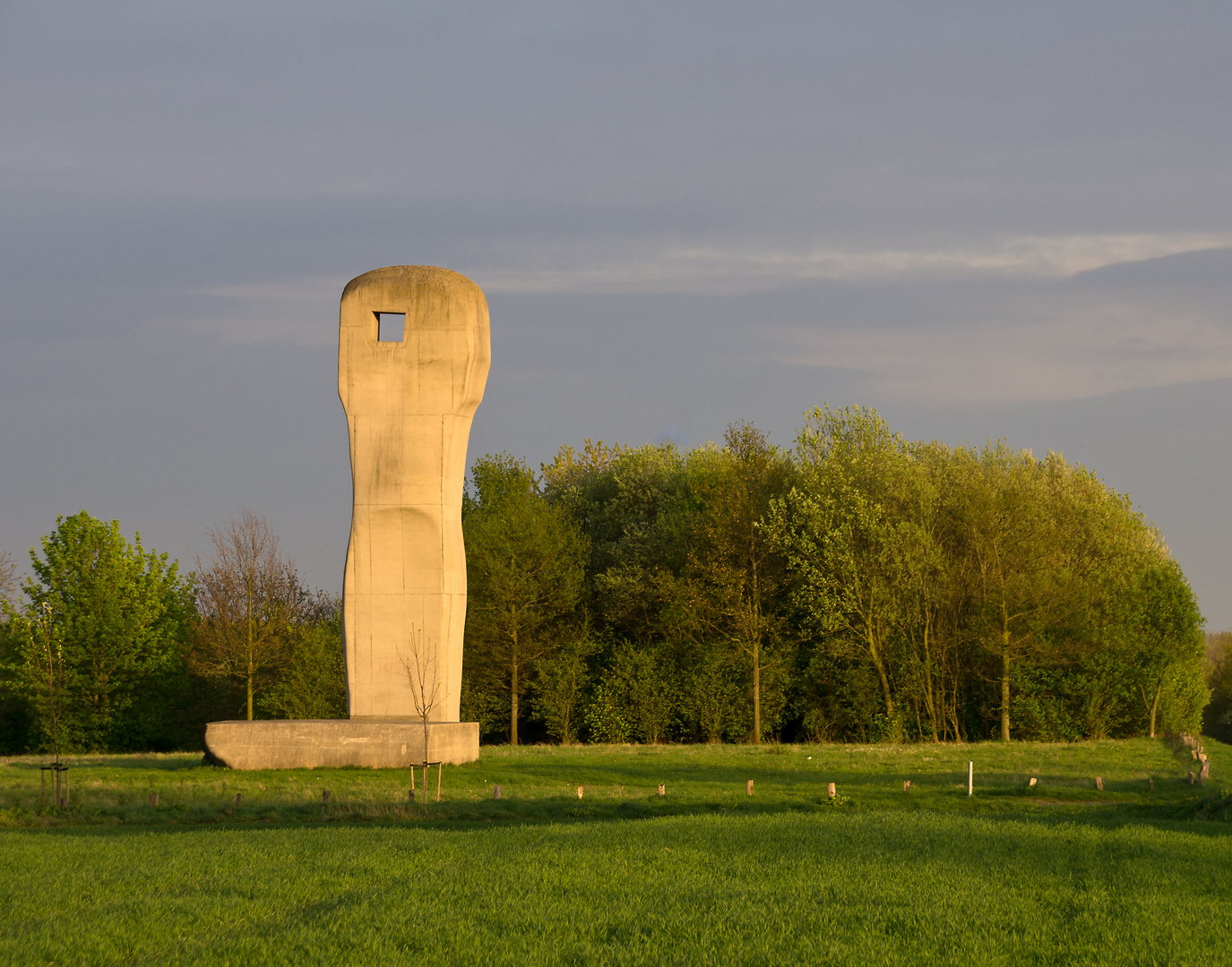 Skulptur in der Abendsonne