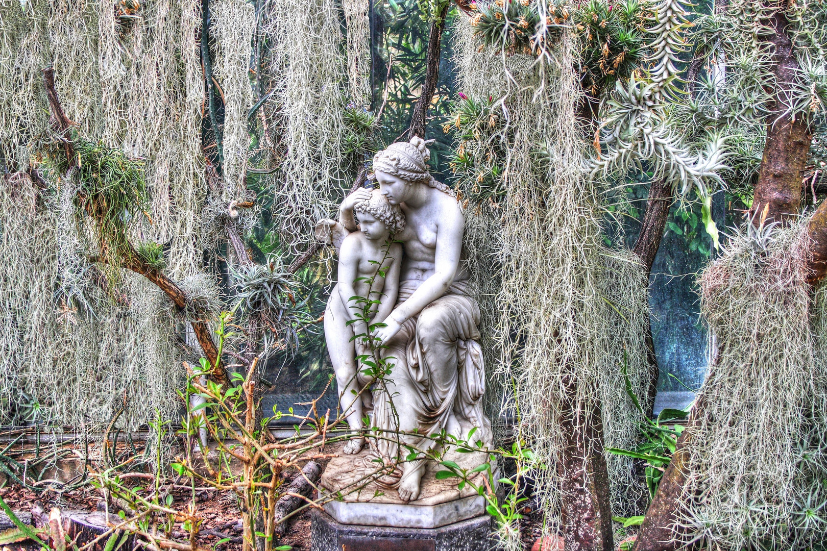 Skulptur in der Flora Köln