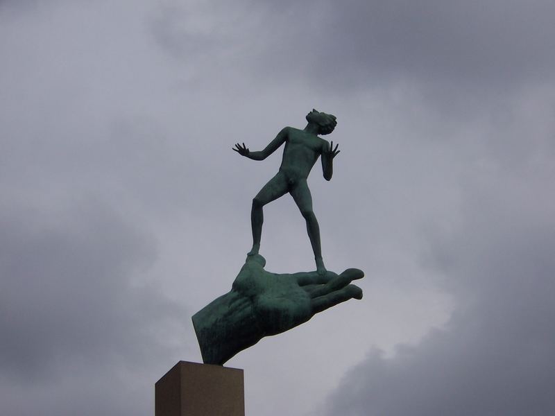 Skulptur in Stockholm: "Die Hand Gottes"