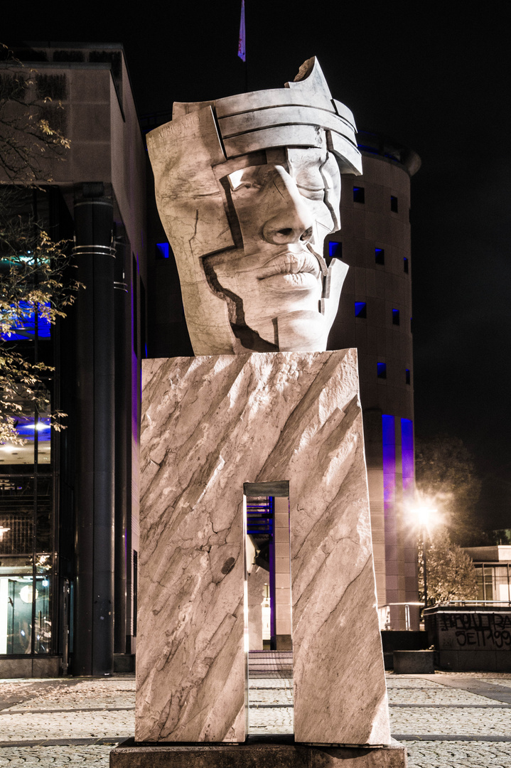 Skulptur Pfalztheater