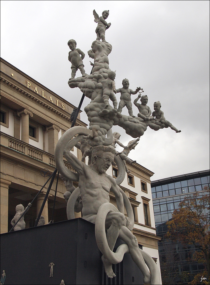 Skulptur S 21 von Peter Lenk