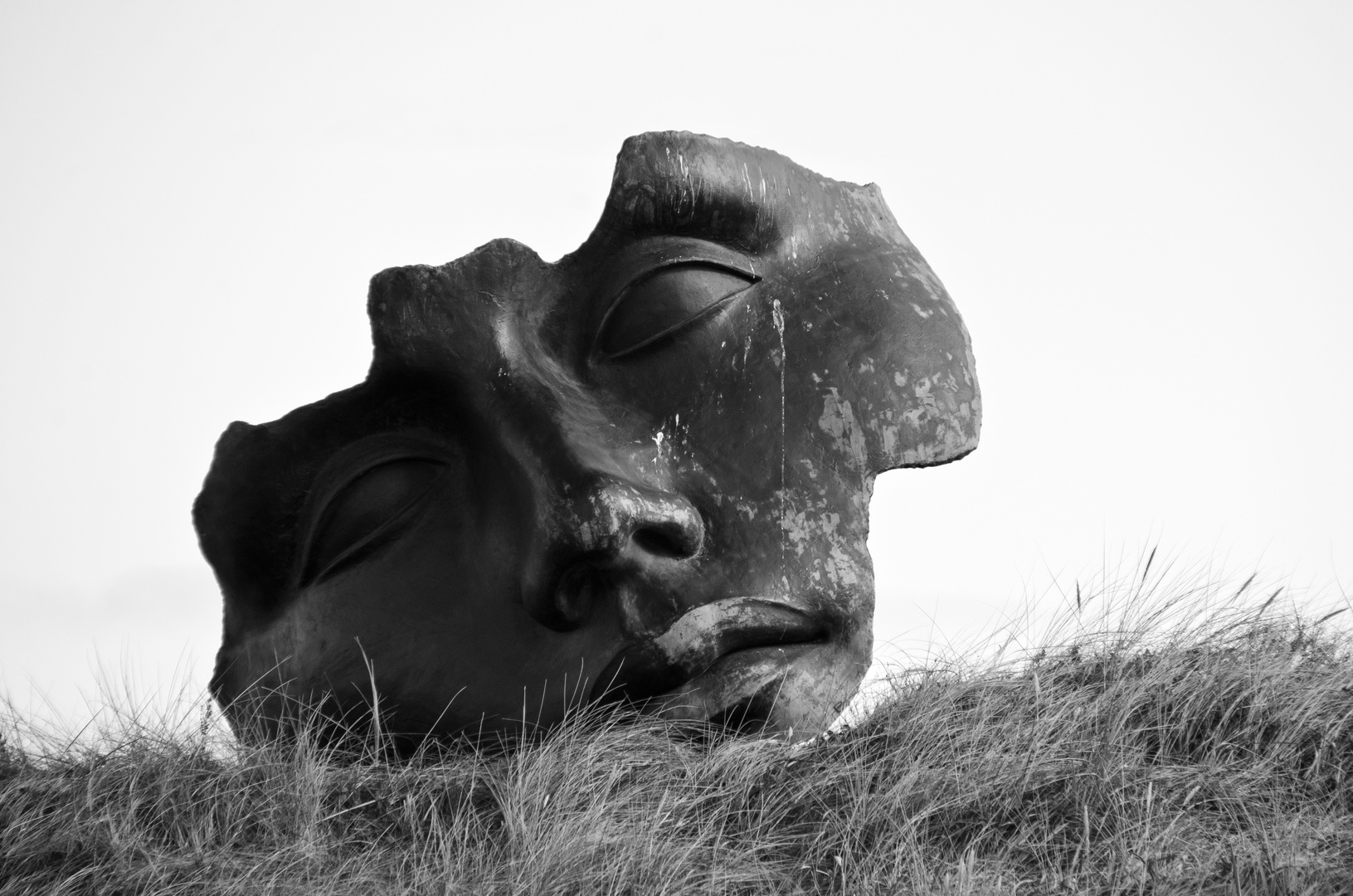 Skulptur (SW) am Strand...