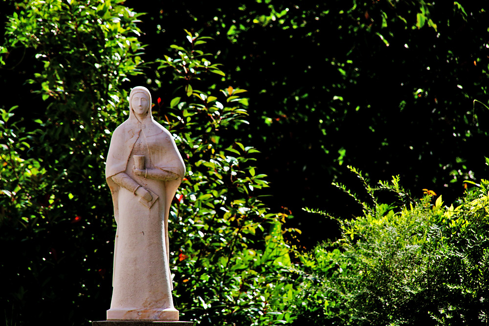 Skulptur trifft Natur