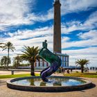 Skulptur und Leuchtturm von Maspalomas