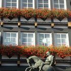 Skulptur vom heiligen Martin auf dem Marktplatz von Cochem