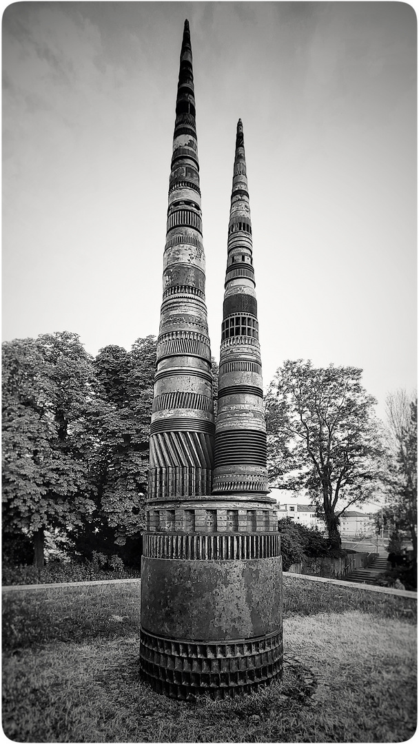 Skulptur von Tony Cragg in Ulm