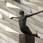 Skulptur vor dem Titanic-Museum, Belfast
