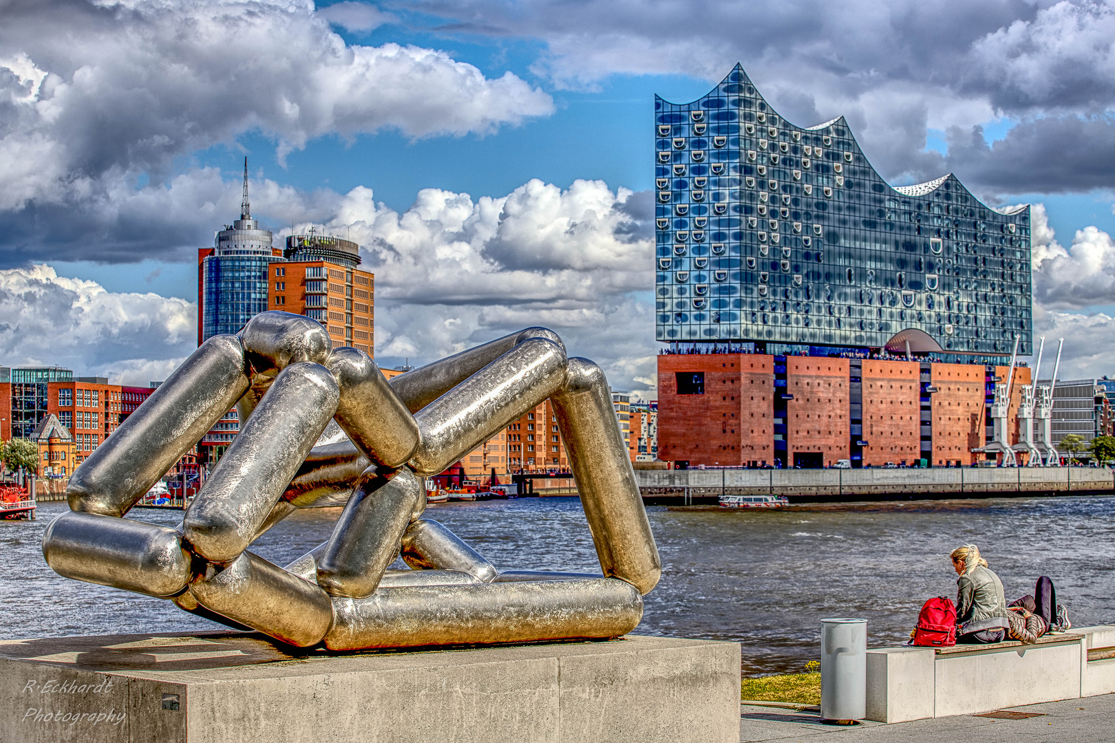 Skulpture im Hamburger Hafen