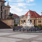 Skulpturen am Schillerdenkmal