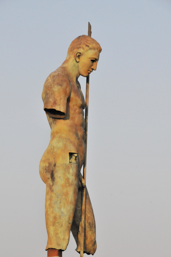 Skulpturen des polnischen Bildhauers Igor Mitoraj