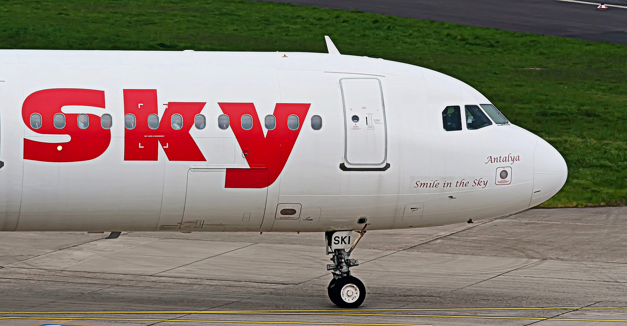 SKY Airbus A321 "TC-SKI"