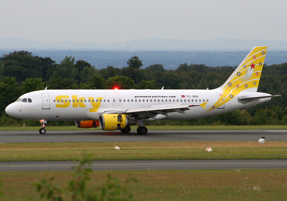 Sky Airlines Airbus A320-211 TC-SKK