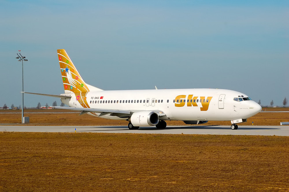 -=SKY Airlines=- GOLD - Boeing 737-4Q8 (TC-SKG)