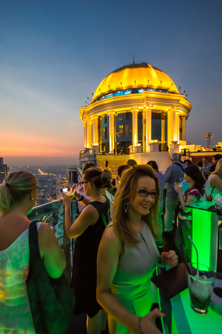 Sky Bar (1 )- Lebua State Tower Hotel - Bangkok - Januar 2013