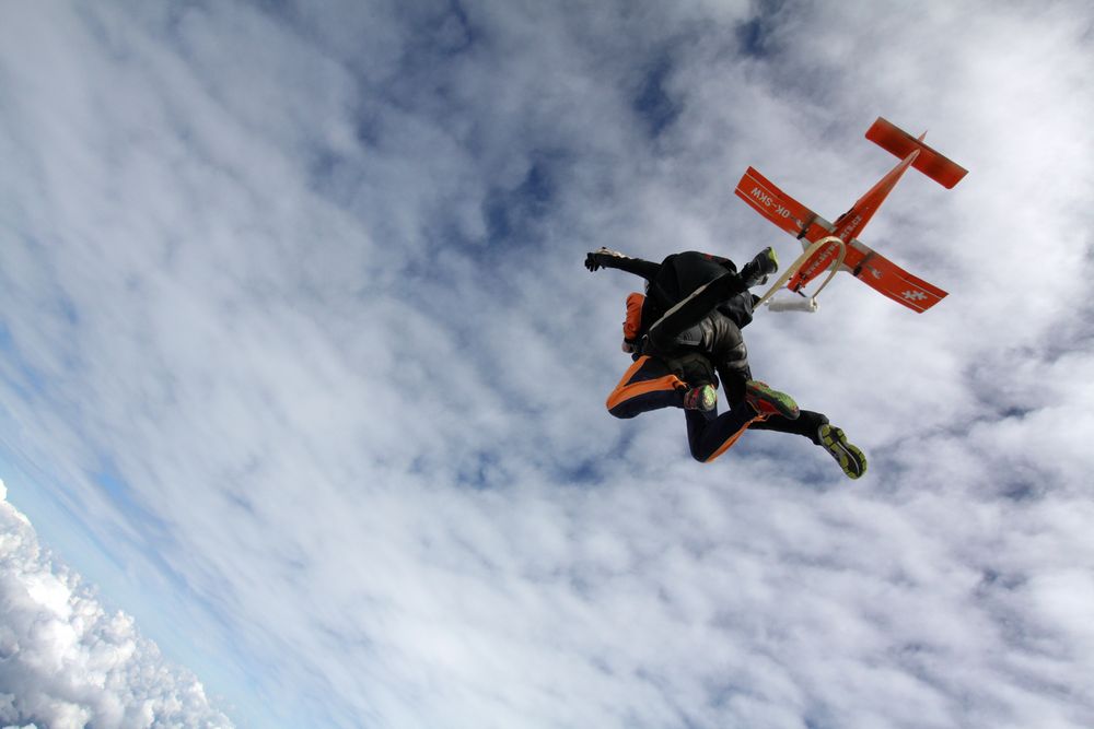 Sky diving-free fall from 4200m Höhe