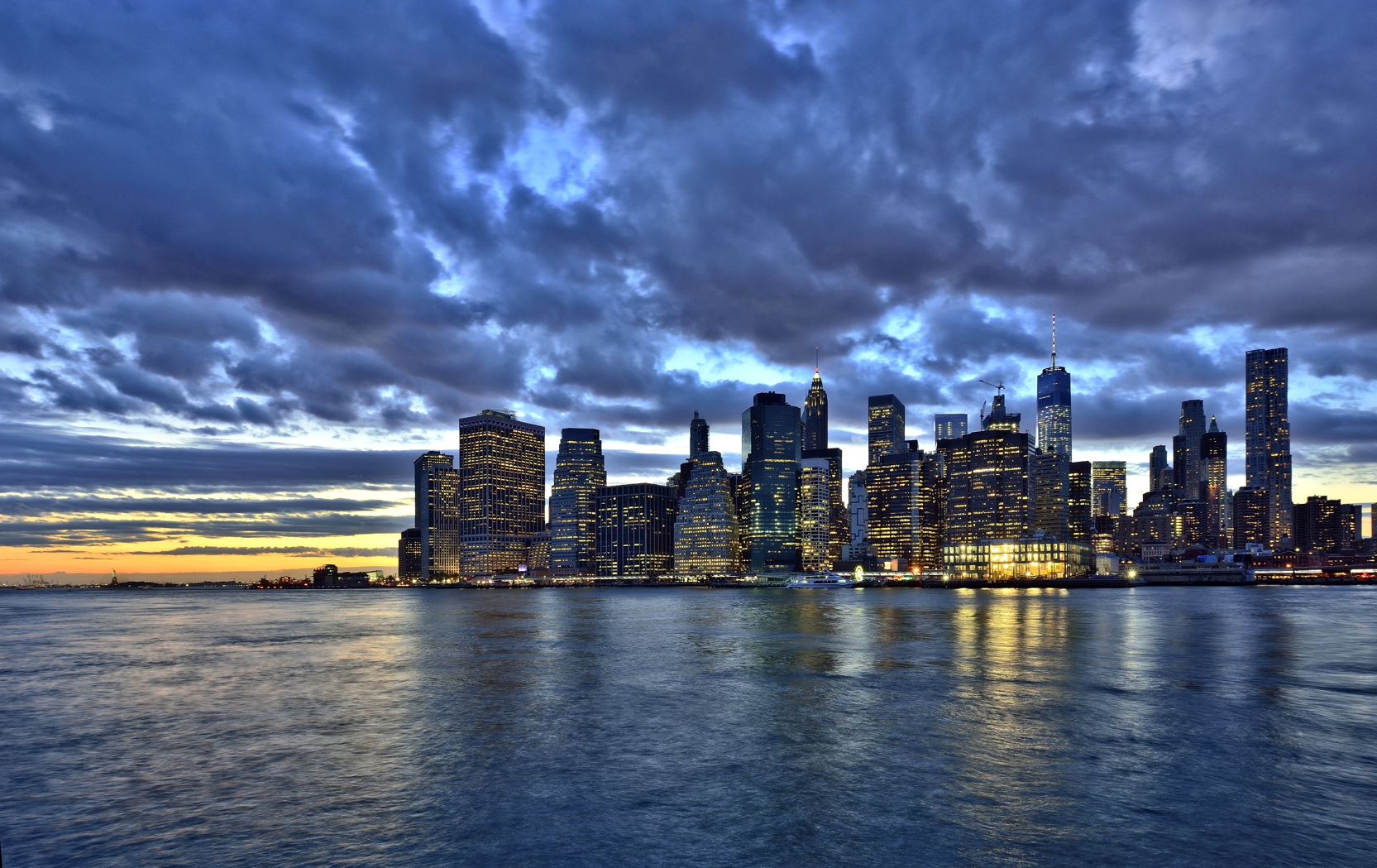 Sky in the south of manhattan