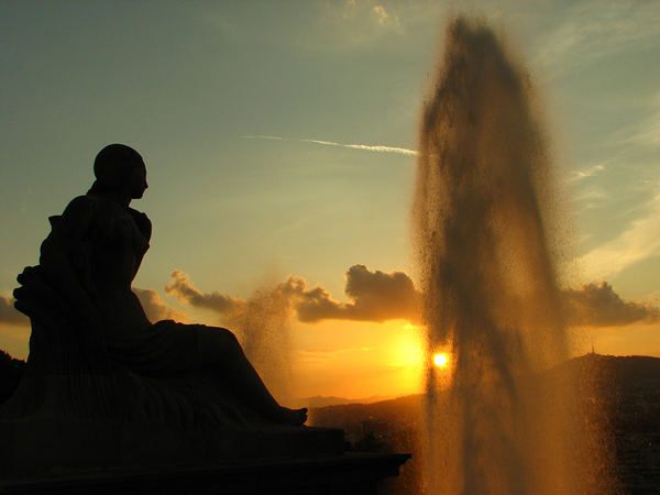 Sky, water and sun in Barcelona