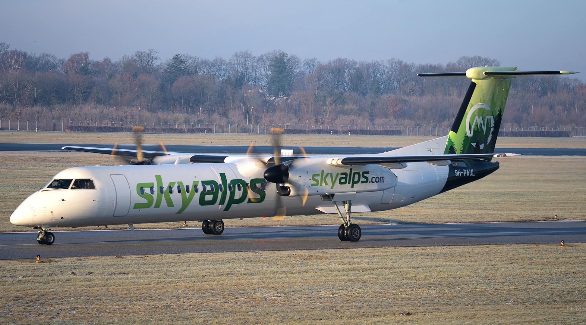  SkyAlps Bombardier DHC-8-402Q Dash 8 