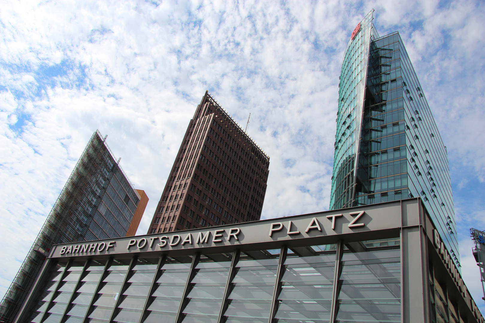 Skyline am Potsdamer Platz - Bahntower und Kollhoff-Tower