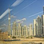 SKYLINE AUS DEM METRO DUBAI