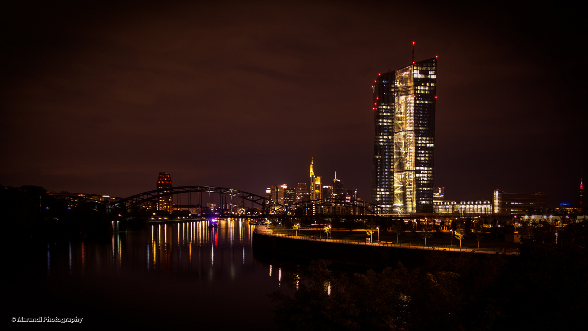 Skyline bei Nacht