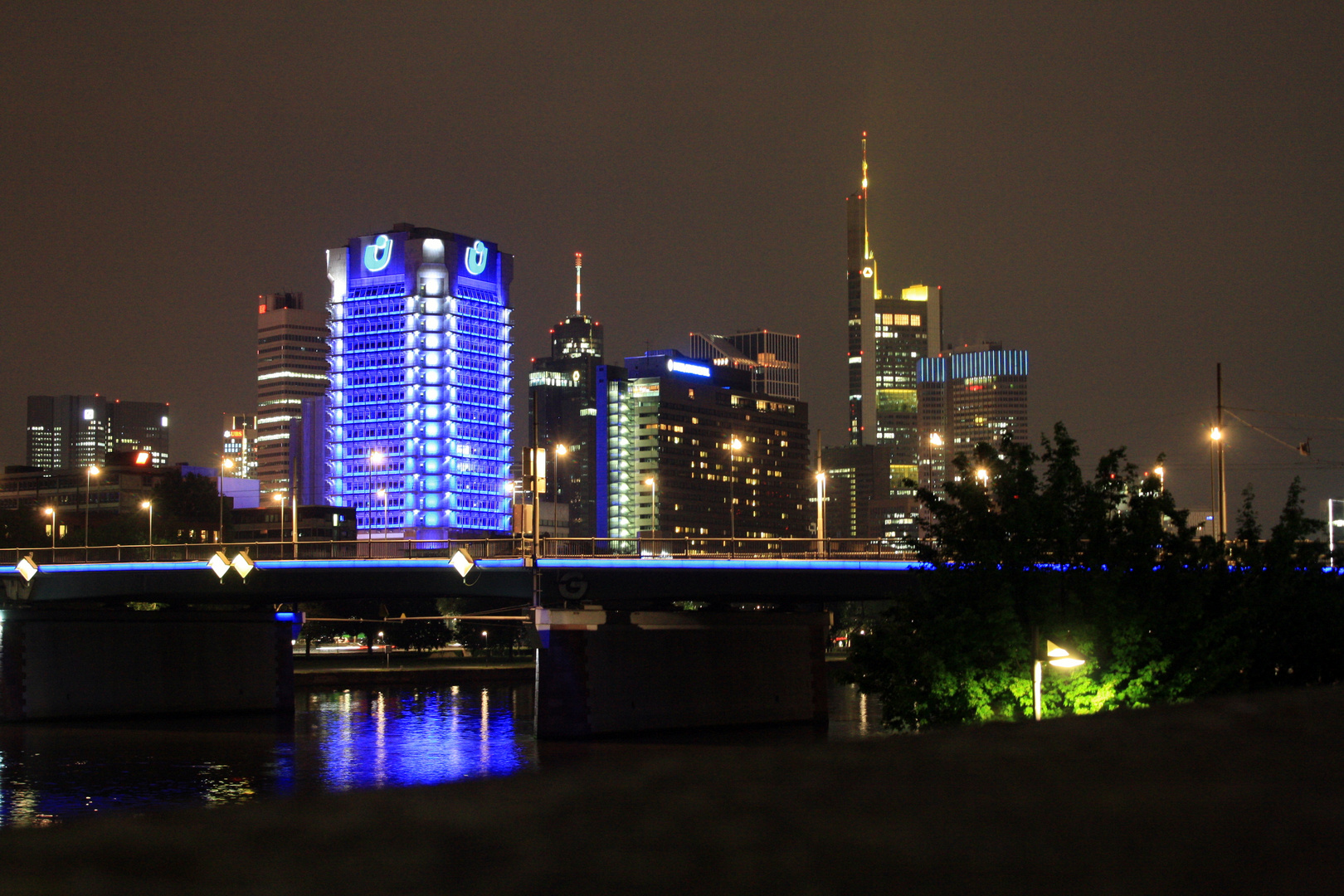 Skyline bei Nacht