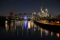 Skyline bei Nacht